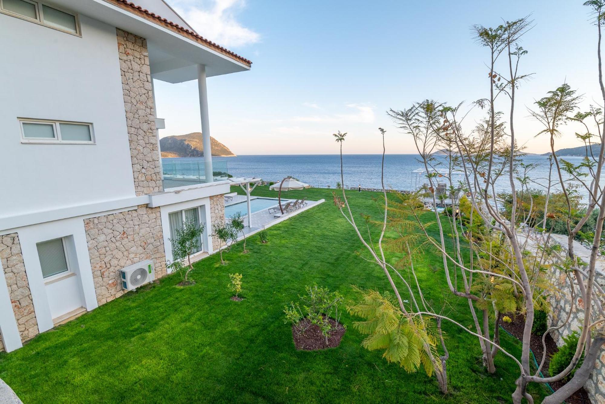 Beachfront Sari Villa With Private Swimming Pool Kalkan Bagian luar foto